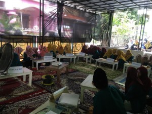 Suasan Bahtsul Masail jilid II di Pondok Pesantren Darul Falah Besongo Semarang 