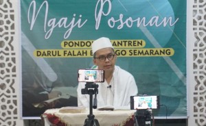 Live Streaming Ngaji Posonan Kitab "Nailul Masarat Fi Tashihi Dalailul Khoirot" oleh Prof K.H Imam Taufiq 