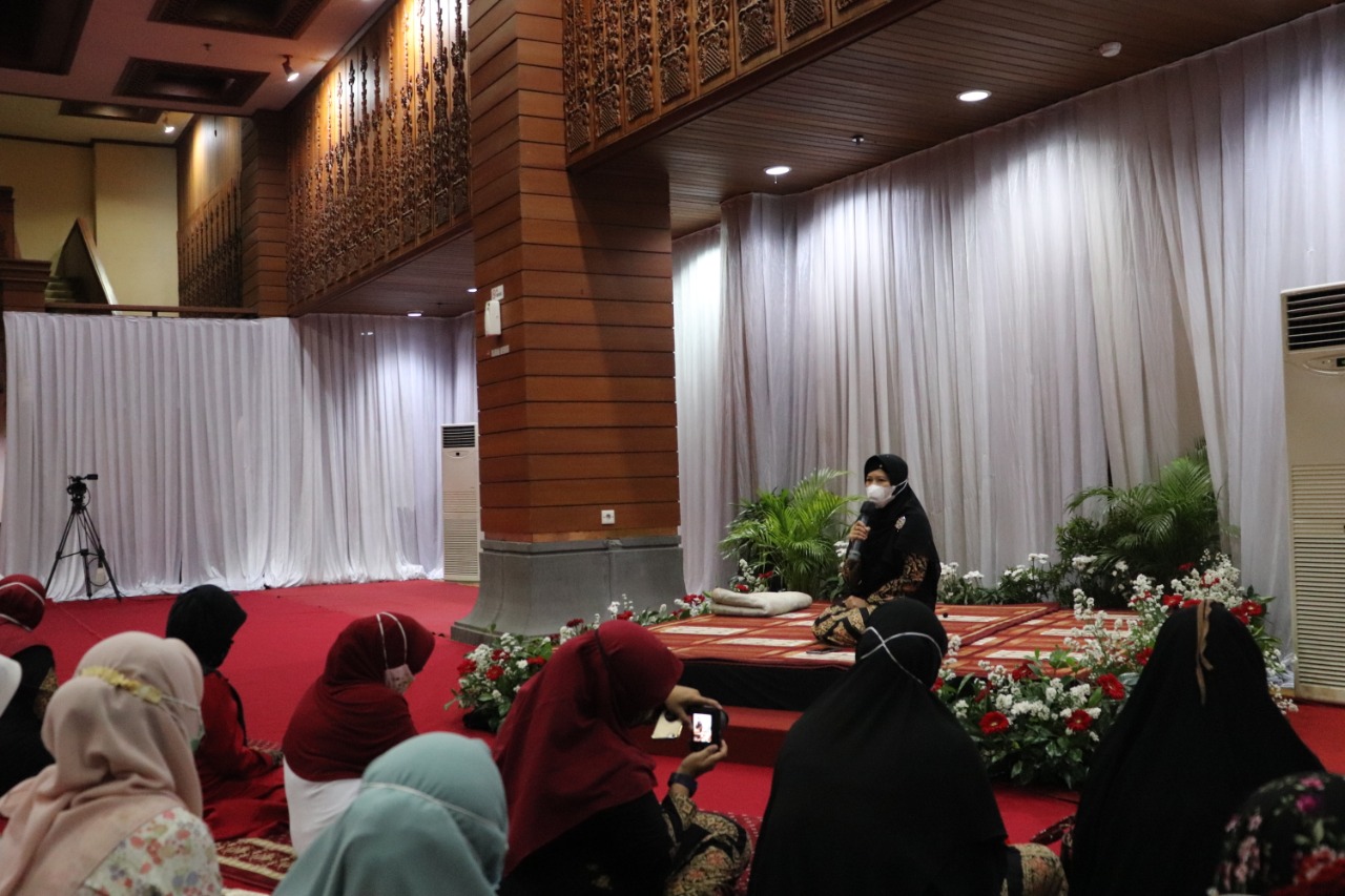 Jaga Gawang Semarang Adakan Tarawih Keliling, Bu Nyai Arikhah Beri Mauidhoh Hasanah