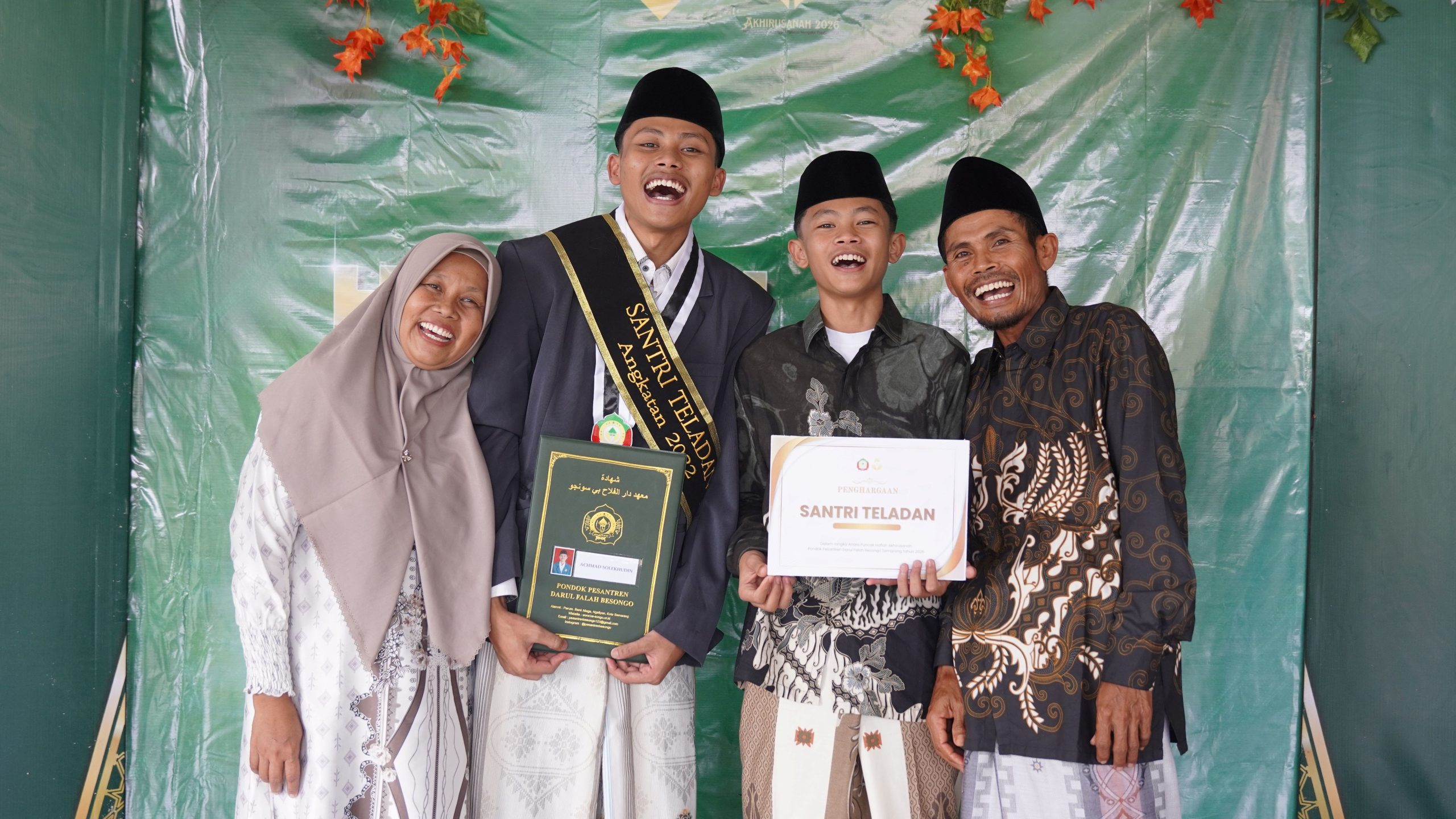 Belajar, Berkhidmat, Menjadi Teladan: Perjalanan Achmad Solekhudin di Besongo