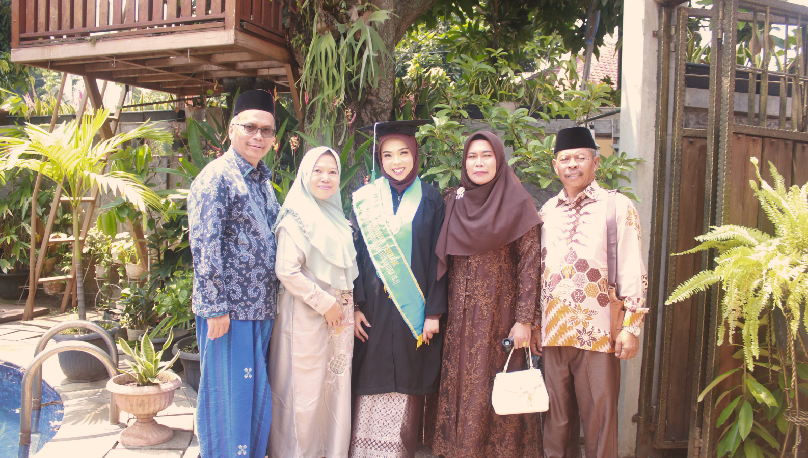 Ida Lailatin, Santri Darul Falah Besongo Raih Wisudawan Terbaik Fakultas Ushuluddin dan Humaniora